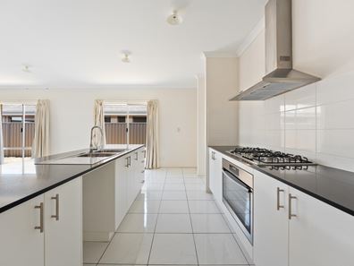 16 Furnivall Parade, Baldivis WA 6171