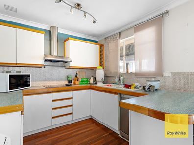8 Pembury Road, Thornlie WA 6108