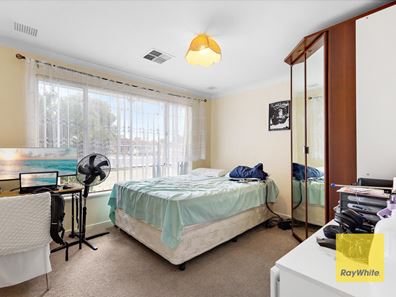 8 Pembury Road, Thornlie WA 6108