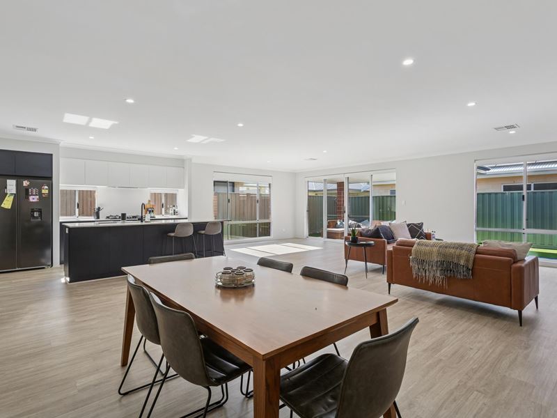 10 Lavender Road, Henley Brook WA 6055
