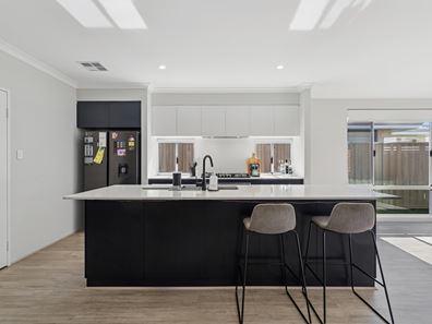 10 Lavender Road, Henley Brook WA 6055