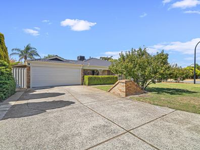 3 Dulverson  Place, South Lake WA 6164