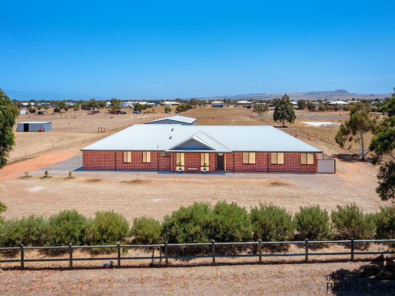 111 Eastlyn Drive, Deepdale