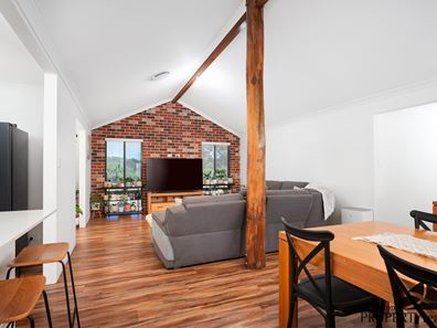 111 Eastlyn Drive, Deepdale WA 6532