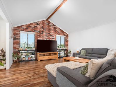 111 Eastlyn Drive, Deepdale WA 6532