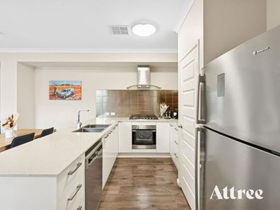 68 Carbeen View, Piara Waters WA 6112