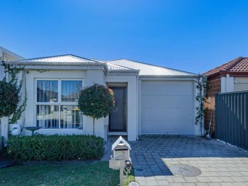 12 Roundhill Road, Aveley WA 6069