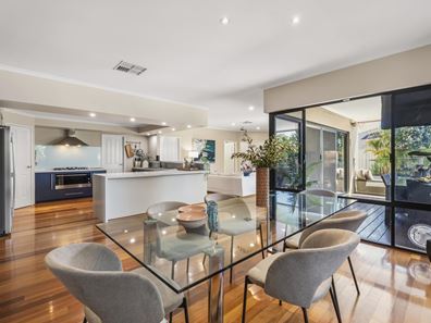21 Dainfern Loop, Madeley WA 6065