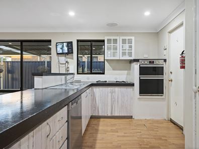 2 Cherruck Close, Maddington WA 6109