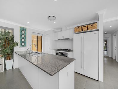 27 Grasswren Way, Alkimos WA 6038