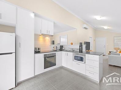 16/20 Grove Street West, Little Grove WA 6330