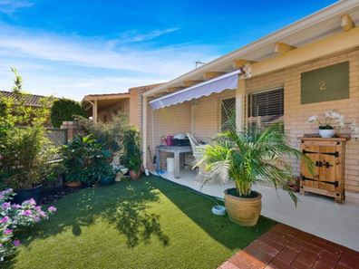 2/69 Railway Street, Bluff Point WA 6530