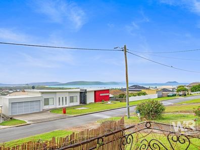 11 Robert Street, Mount Clarence WA 6330