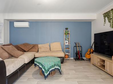 128 Lake Valley Drive, Lakelands WA 6180