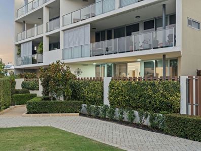 25/6 Gemstone Boulevard, Carine WA 6020