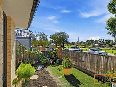 18 Bauer Circle, Banksia Grove WA 6031