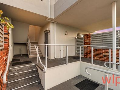 5/8 Peppering Way, Westminster WA 6061