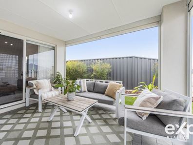 142 Alverstone Bvd, Lakelands WA 6180
