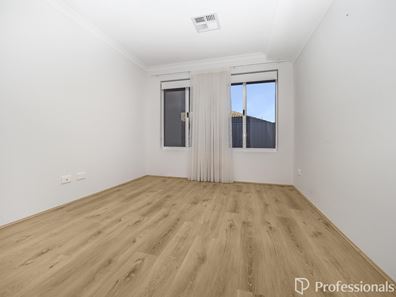 30 Copenhagen Drive, Hocking WA 6065