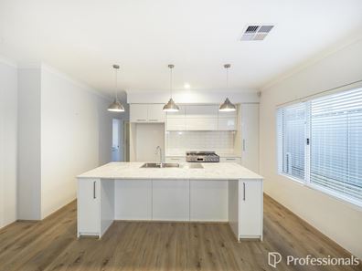 30 Copenhagen Drive, Hocking WA 6065