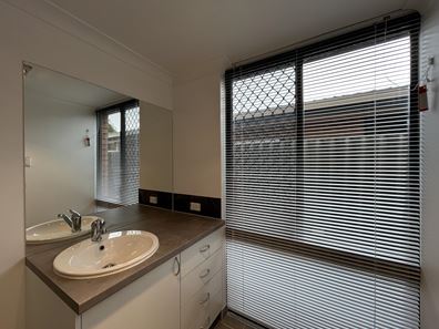 10 Barlow Way, Balga WA 6061