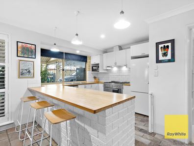 15 Dryandra Way, Thornlie WA 6108