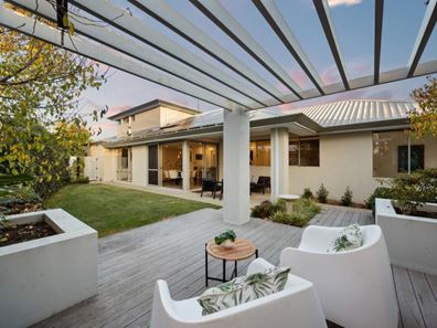17 Tallering Way, Golden Bay WA 6174