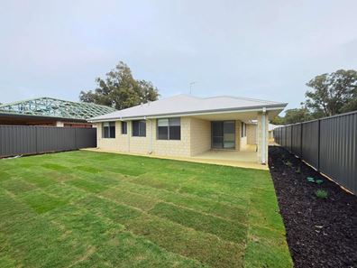 54 Dragonfly Boulevard, Lakelands WA 6180