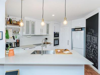 2/11 Camden Street, Dianella WA 6059