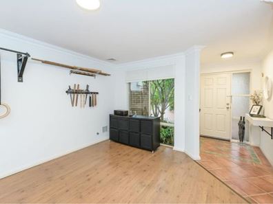 2/11 Camden Street, Dianella WA 6059