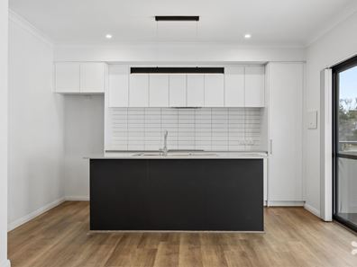14/166 Leake Street, Belmont WA 6104