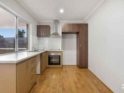 9/4 Central Terrace, Beckenham WA 6107