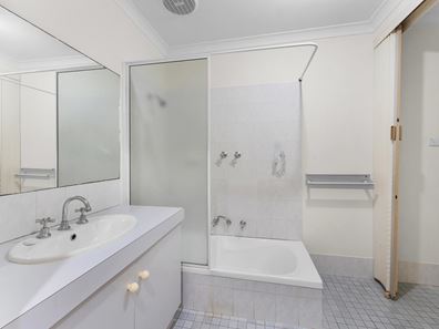 1/5 Fauntleroy Street, Guildford WA 6055