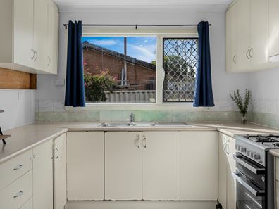 12 Cabarita Road, Armadale WA 6112