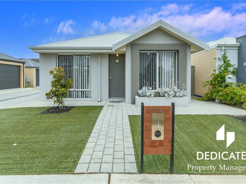 19 Sweetgum Way, Piara Waters WA 6112