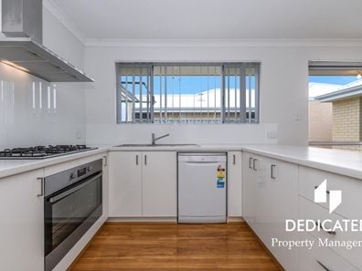 19 Sweetgum Way, Piara Waters WA 6112