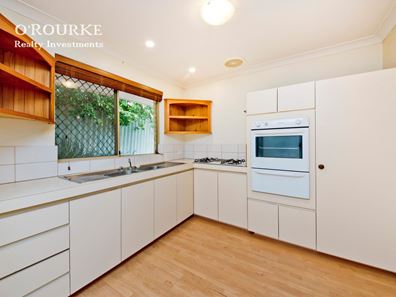 4/27 Scalby Street, Scarborough WA 6019