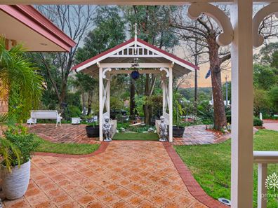 3 Casino Road, Glen Forrest WA 6071
