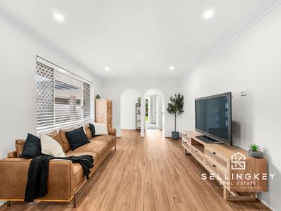 7 LUKE COURT, Thornlie WA 6108