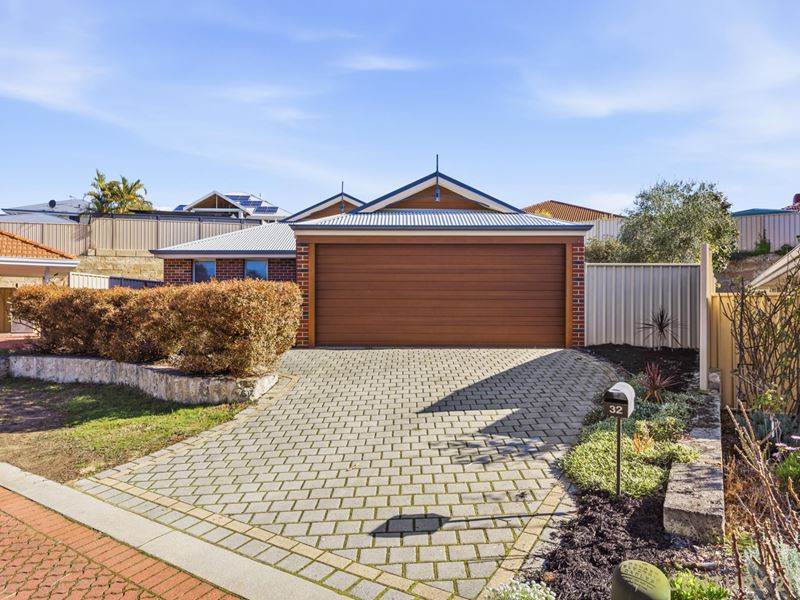 32 Ranunculus Court, Beeliar WA 6164