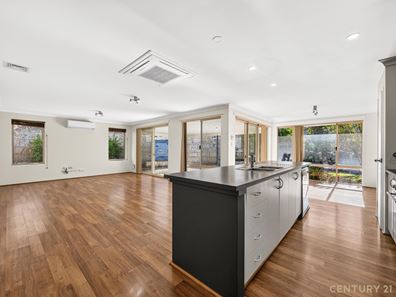 32 Ranunculus Court, Beeliar WA 6164