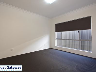 17 Yarrow Street, Treeby WA 6164