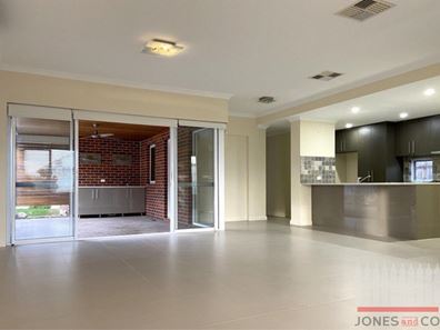 27 Seadrift Street, Yanchep WA 6035