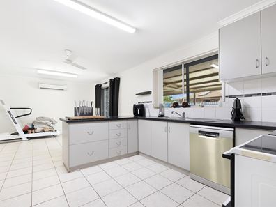 24 Gawthorne Drive, Millars Well WA 6714