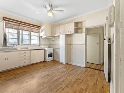 12 Ridley Way W, Medina WA 6167