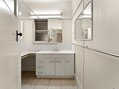 12 Ridley Way W, Medina WA 6167
