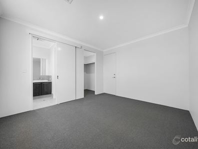 92 Serpentine Drive, South Guildford WA 6055