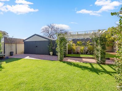 11 Kembla Street, Kelmscott WA 6111