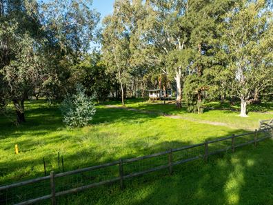 52 Lissiman Street, Gosnells WA 6110
