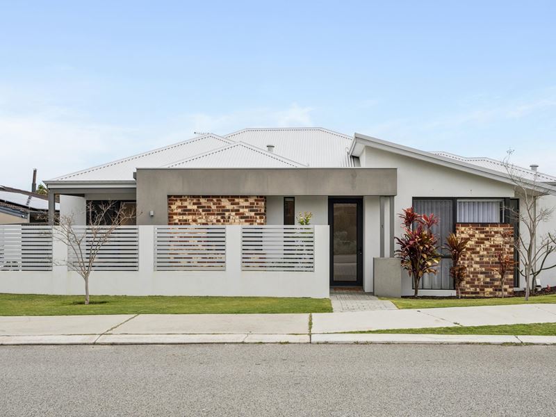 1/8 Koombana Way, Kallaroo WA 6025
